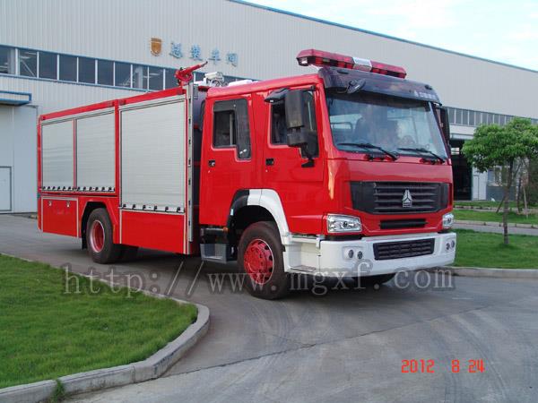 4,000L Light Duty Dry Powder Foam Combination Powder Fire Truck